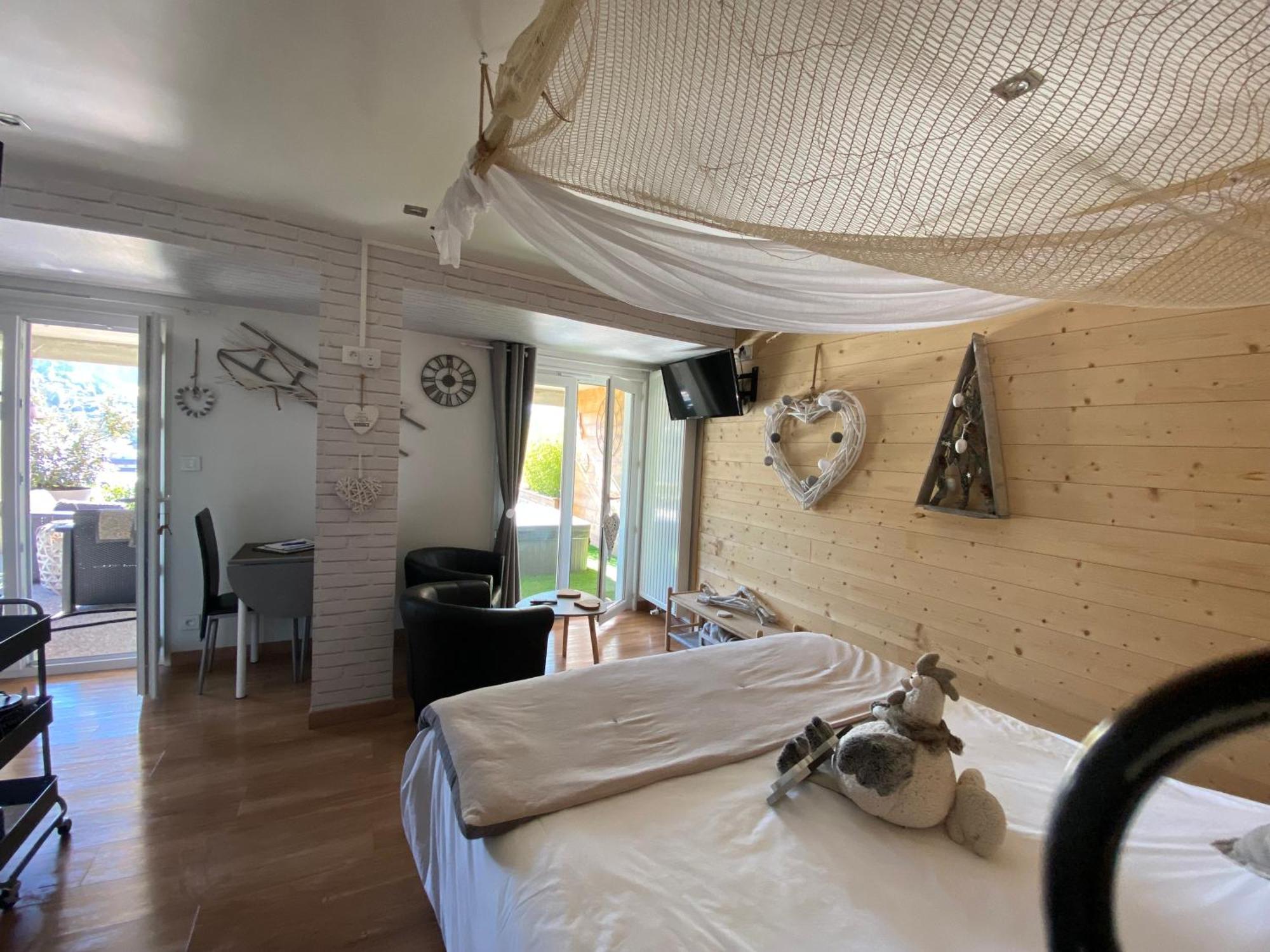 Au Nid Cosy D'Isa A Gerardmer Vosges - Spas Privatifs Luaran gambar